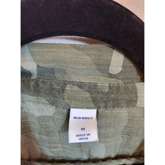 Old Navy Women's Green Camouflage Cap Sleeve Button Front Blouse Size Medium - Picture 3 of 6